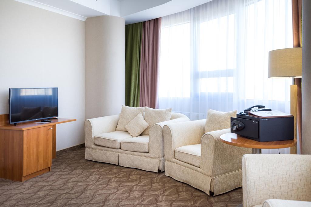 אסטנה Hotel Duman מראה חיצוני תמונה