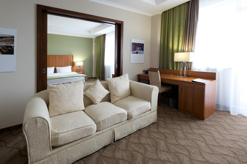 אסטנה Hotel Duman מראה חיצוני תמונה